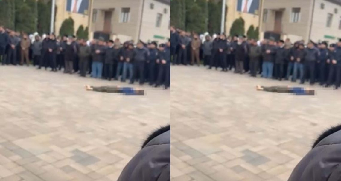 🎥(+18) ვრცელდება უმძიმესი კადრები ჩეჩნეთიდან – პოლიციელის მკვლელი 17 წლის ბიჭის გვამი ქალაქის მოედანზე დააგდეს