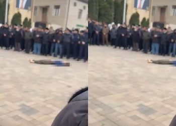 🎥(+18) ვრცელდება უმძიმესი კადრები ჩეჩნეთიდან – პოლიციელის მკვლელი 17 წლის ბიჭის გვამი ქალაქის მოედანზე დააგდეს