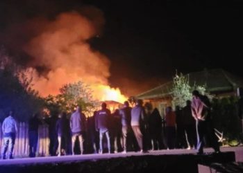 გორში საცხოვრებელი სახლი დაიწვა – რა ხდება ამ წუთებში ადგილზე