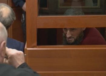 “ქეთა ხარძიანმა მამის მკვლელი 10 წლის შემდეგ პირველად ნახა…“ – ექსკლუზიური კადრები სასამართლოდან