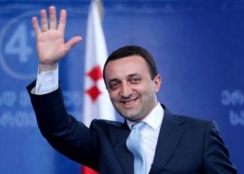 რა კომენტარს აკეთებს ირაკლი ღარიბაშვილი პოლიტიკიდან წასვლის შესახებ?