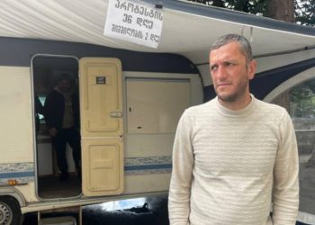 ჭიათურაში ორი მაღაროელი მეორე დღეა შიმშილობს