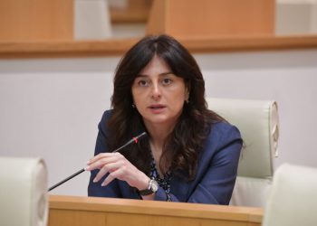 „ვიღაც ევროპარლამენტარი გვასწავლის, როგორ უნდა ვიცხოვროთ და დავემონოთ ახალ რაღაც სისტემას“ – მაია ბითაძე