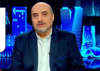 “ქოცებს დღესაც ნაძვის ხის (ვერ) ანთება დაემართათ” – რას წერს მიშა მშვილდაძე?