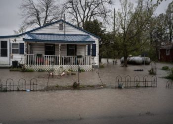 აშშ-ში ძლიერ ქარიშხალსა და წყალდიდობას მსხვერპლი მოჰყვა – დაღუპულია სულ მცირე 21 ადამიანი