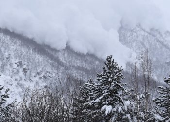 „წვიმა, ქარი, თოვლი და ზვავების ფორმირება…“ – როდემდე გაგრძელდება უამინდობა საქართველოში?