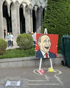 რუსთაველის გამზირი ამ წუთებში - "მეტრონომის" ფოტოკოლაჟი