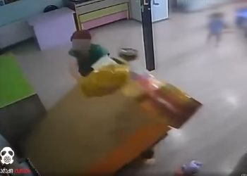 🎥 საბავშვო ბაღში კარადა წაიქცა, რომლის წინაც ბავშვები თამაშობდნენ – ვრცელდება ვიდეო