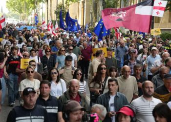 რუსთაველის გამზირზე მოქალაქეები იკრიბებიან – მზადება დასკვნითი ღონისძიებისთვის