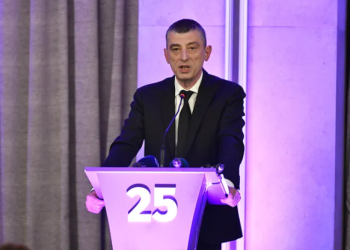 „მიუხედავად იმისა, რომ ჩვენს პარტიას არ აქვს საკუთარი ტელევიზიები, არ გვყავს საკუთარი ფინანსისტები, ბანკირები, ოლიგარქები, ვიზრდებით“ – გახარია