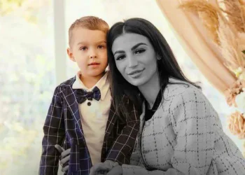 რუსეთის მიერ კიევზე თავდასხმის შედეგად, დაიღუპა ქალი, რომელიც 4 წლის შვილს გადაეფარა