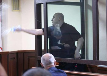 ნიკა მელიამ მოსამართლე შვანგირაძეს წყალი შეასხა