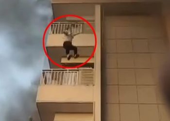 ქალი მეხუთე სართულიდან გადახტა, რათა ხანძრისგან თავი დაეღწია და გადარჩა