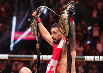 ილია თოფურია UFC-ს მსუბუქი წონის ჩემპიონია