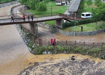 ძლიერი წვიმა ტრაბზონში – მაშველები დაკარგულ ადამიანს ეძებენ