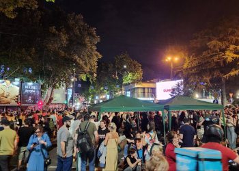 რა ხდება ჭავჭავაძის გამზირზე, სადაც მოქალაქეებმა კარვები გაშალეს – “მეტრონომის” ფოტოკოლაჟი