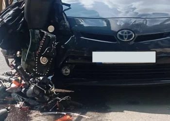 ქუთაისში მოტოციკლეტს ავტომობილი დაეჯახა – რა ვითარებაა ადგილზე