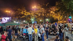 რა ხდება ჭავჭავაძის გამზირზე, სადაც მოქალაქეებმა კარვები გაშალეს - "მეტრონომის" ფოტოკოლაჟი