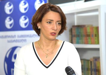 “แแแกแแแแแแ, แ แแขแแ แฃแฉแแแแ แแแแแแจแแแแแก โแแชแแแแแโ แแ แแขแแแฃแ แขแแแแแ แฎแแแก – แแ ย แฃแแแ, แ แแ แฎแแแฎแแ แกแแแแ แแแ แแแแแแก”- แแแ แแแแแฃแ แ