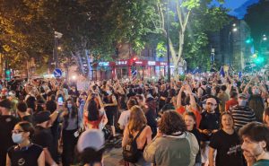 რა ხდება ჭავჭავაძის გამზირზე, სადაც მოქალაქეებმა კარვები გაშალეს - "მეტრონომის" ფოტოკოლაჟი