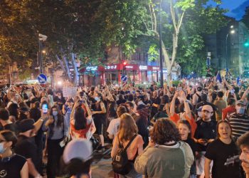 “გამოდით! რეჟიმის ტყვეები ჩვენს იმედზე არიან” – სტუდენტები საგანგებო განცხადებას ავრცელებენ