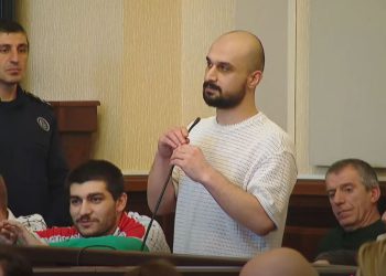 “ჩემი მამიკო აღარაა”- პატიმრობაში მყოფი, ონისე ცხადაძის მამა გარდაიცვალა