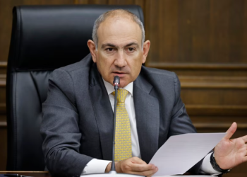 სკანდალი სომხეთში – ფაშინიანის თქმით,  „კრიმინალური ოლიგარქიული  სასულიერო პირები“ ძალაუფლების  ხელში ჩაგდებას ცდილობდნენ