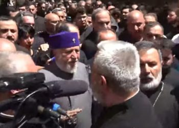 სომხეთში სკანდალი გრძელდება – მთავარეპისკოპოსის დასაკავებლად, ეჩმიაძინის ტაძართან პოლიციაა მობილიზებული