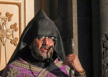 მთავარეპისკოპოსს პატიმრობა შეეფარდა – სომხეთში დაპირისპირება გრძელდება