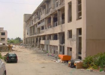 თვალჭრელიძის ქუჩაზე მდებარე ავარიული შენობიდან ხალხის გამოსახლების პროცესი დასრულდა – მოქალაქეთა ნაწილი კომპანიის შეთავაზებას დათანხმდა, ნაწილთან კი მოლაპარაკებები კვლავ მიმდინარეობს