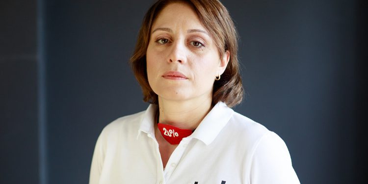 “არის კომიკური მატყუარა, სასარგებლო იდიოტი”- ვისზე საუბრობს ელენე ხოშტარია