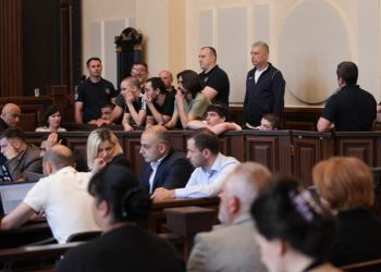 8 პირის საქმეზე მოსამართლე მჭედლიშვილმა მთავარ გამომძიებელს ე.წ. ფლეშკით მიტანილი ვიდეოს ჩართვის ნებართვა მისცა