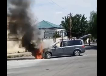 თბილისში მანქანა დაიწვა – ვრცელდება კადრები ადგილიდან