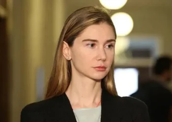 “დარწმუნებული ვარ, ამ კომიკურ ფიგურას განცხადება ივანიშვილის სხვა მსახურებმა დაუწერეს” – ენმ-ის პასუხი ყაველაშვილს