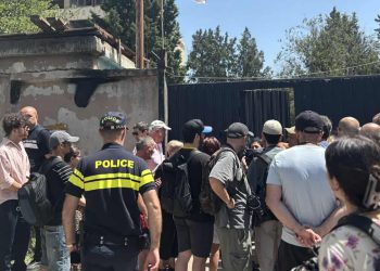 “კრედიტის დასაფარად ფული ჰქონდა სახლში, რომ შევიდა აღარ დახვდა” – რას აცხადებს გამოსახლებული მოქალაქე