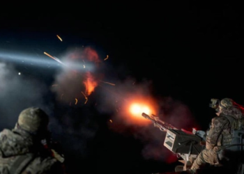 „20-ზე მეტი დაშავებული, საფრენი აპარატის ნამსხვრევები საცხოვრებელი შენობების ეზოსა და საგანმანათლებლო დაწესებულების ტერიტორიაზე“ – რა ვითარებაა უკრაინის დედაქალაქში?