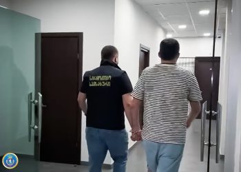 ფინანსთა სამინისტროს საგამოძიებო სამსახურმა სამი პირი დააკავა