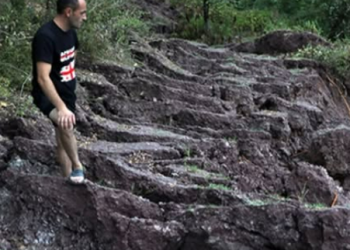 “მეწყერმა ყარნებას ხეობა ჩაკეტა, საფრთხე ემუქრება თბილისი-ბათუმის სარკინიგზო მაგისტრალსაც” – მთის ამბები