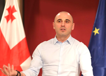 “არანაირი გუნდი არ არსებობს, ჩამოშლილია ივანიშვილის ბანდფორმირება. ერთმანეთის დაწყვეტაზე არიან, ცემა-ტყეპაზე, სროლაზე, გარჩევაზე, თანამდებობებს ვერ ინაწილებენ” – ლევან ხაბეიშვილი