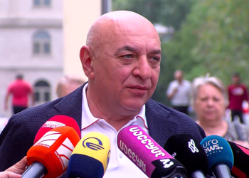 “თორნიკე ხშირად ამბობდა, რომ უნდა წასულიყო თანმდებობიდან… ბევრჯერ უთქვამს, რომ ვერ იყო ისეთი შემართებით, როგორიც აქამდე” – რას აცხადებს ალექსი ახვლედიანი, ვისი იარაღიდანაც რიჟვაძემ თვითმკვლელობა სცადა