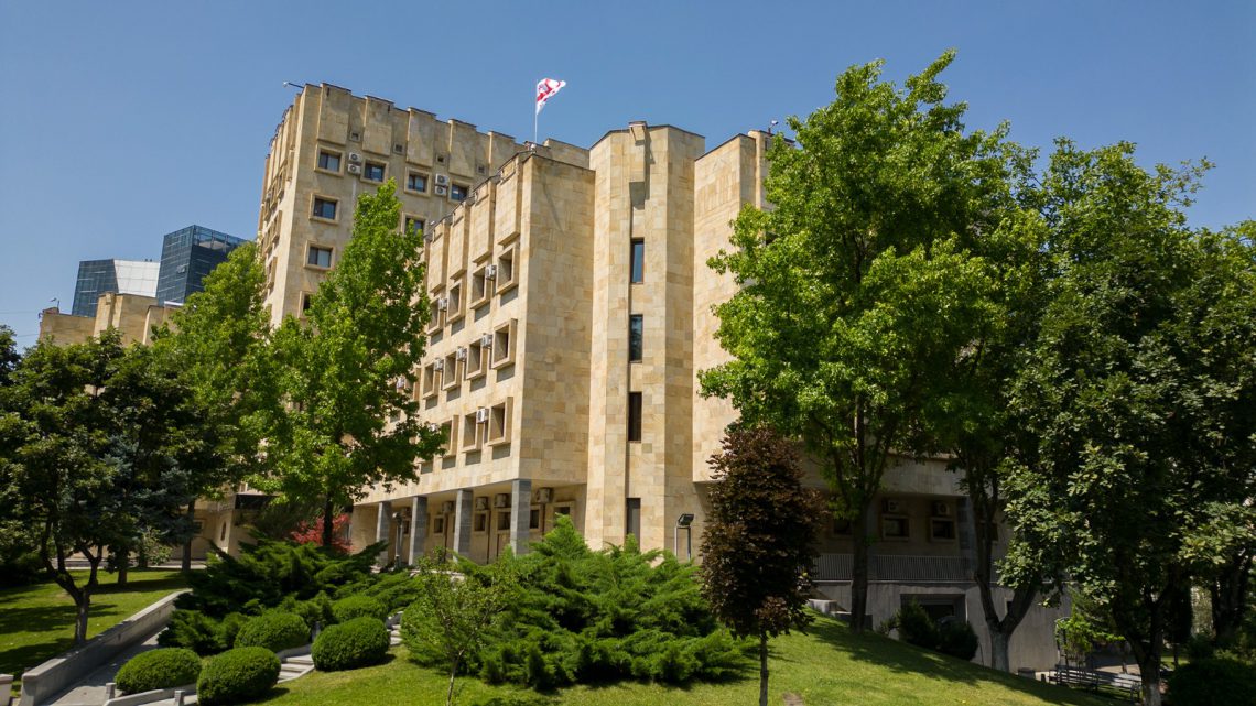 “ცეცხლსასროლი იარაღიდან მრავალჯერადი გასროლის შედეგად ორი პირი დაიჭრა” – საქართველოს პროკურატურა