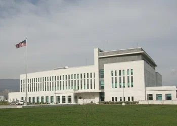 “საკონსულო ოფიცრები უარს განაცხადებენ ვიზის გაცემაზე” – რას  წერს აშშ-ის საელჩო