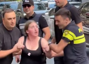 რუსთაველის გამზირზე მიმდინარე საპროტესტო აქციაზე რამდენიმე მოქალაქე დააკავეს