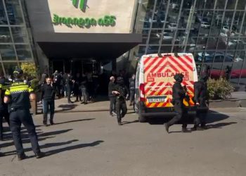 თბილისში სასტუმრო “ჰოლიდეი ინთან” სპეცრაზმისა და პოლიციის, ასევე სამაშველო ჯგუფების მობილიზებაა – რა ხდება ადგილზე