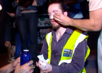 ფიზიკური დაპირისპირება კალაძის შტაბთან – დაშავებულია აქციის რამდენიმე მონაწილე