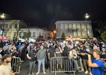 კალაძის შტაბთან მორიგი აქცია ჩატარდა – მელიქიშვილის გამზირზე საავტომობილო გზა გადაიკეტა