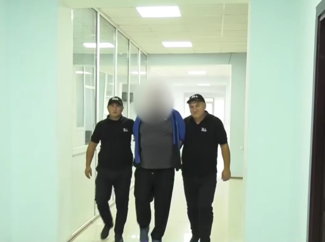 შსს-ს ცნობით, თბილისსა და რეგიონებში უკანონო ცეცხლსასროლი იარაღები, ასევე, საბრძოლო მასალა ამოიღეს – დაკავებულია 9 პირი