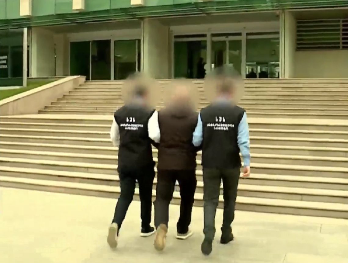 სახელმწიფოს კუთვნილი 403 095 ლარის თაღლითურად დაუფლების ფაქტზე, დაკავებულია შპს „გურია ენერჯის“ დირექტორი და საზედამხედველო კომპანიის თანამშრომელი – სუსი