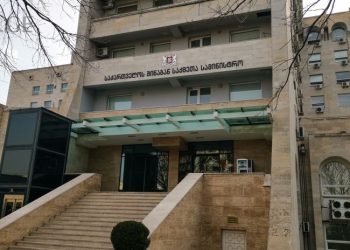 “შენიშნეს სავარაუდოდ ცეცხლსასროლი იარაღის მაგვარი საგანი” – შსს რუსთავი 2-ის მიერ გავრცელებულ ინფორმაციაზე