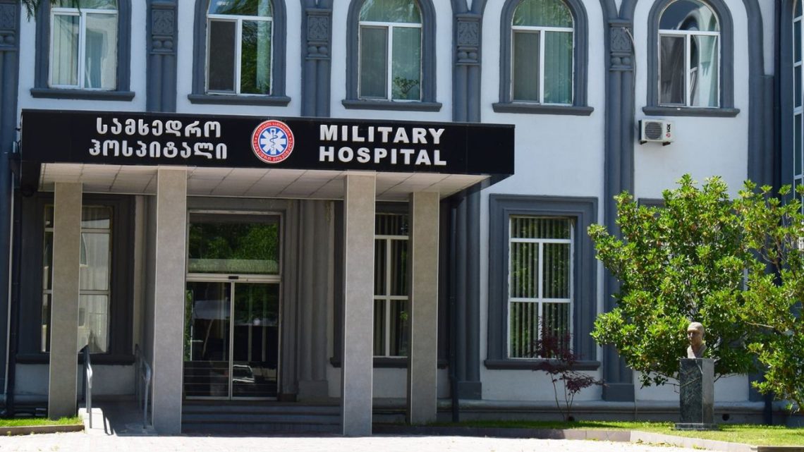 სამხედრო ჰოსპიტალიდან გათავისუფლებული თანამშრომლების ნაწილი სასამართლო დავას იწყებს